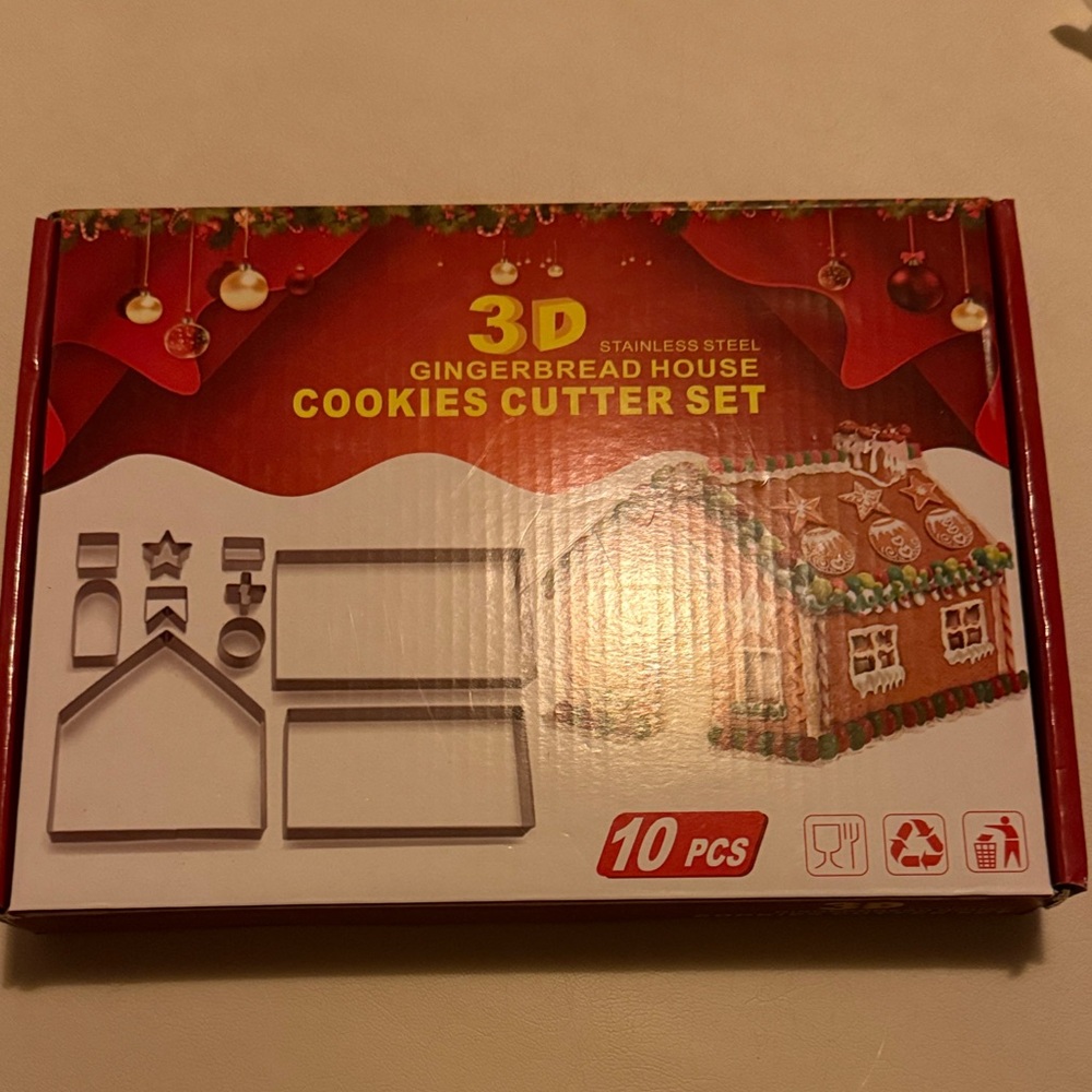 3D Gingerbread House Cookie Cutter Set-NEW